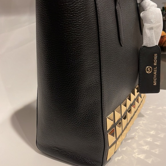 MICHAEL Michael Kors Sinclair NWT Tote Bag with front Gold Studs and top zipper - Picture 4 of 16